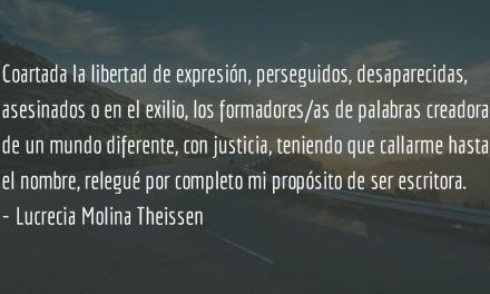 Invocación a las palabras. Lucrecia Molina Theissen.