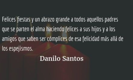Un niño grande y Santa. Danilo Santos.