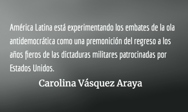 Los agujeros negros. Carolina Vásquez Araya.
